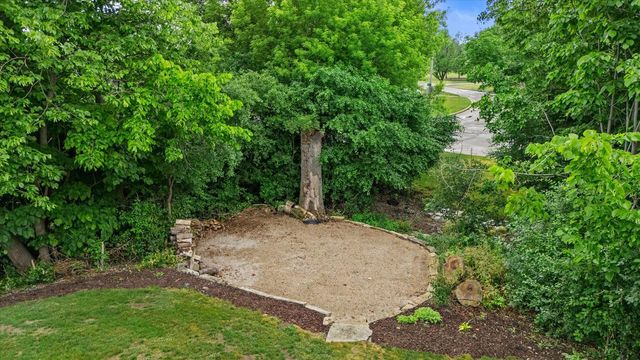 W147N7026 Woodland DRIVE, Menomonee Falls, WI 53051