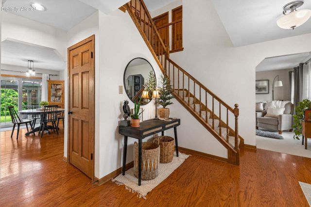 W147N7026 Woodland DRIVE, Menomonee Falls, WI 53051