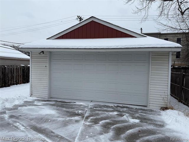 816 E 3rd Street, Royal Oak, MI 48067