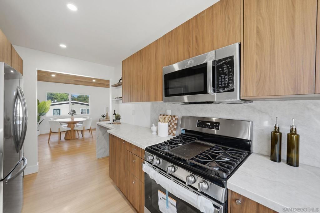 Image 11 of property listing at 112 Country Club Drive, Chula Vista, CA 91911