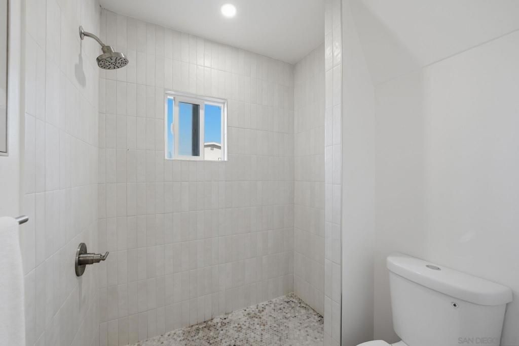 Image 17 of property listing at 112 Country Club Drive, Chula Vista, CA 91911