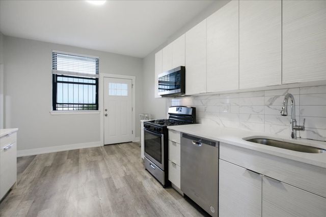 6214 S Dorchester Avenue 4, Chicago, IL 60637