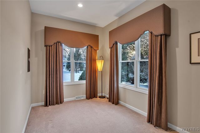 112 Haverford Lane, Amherst, NY 14221