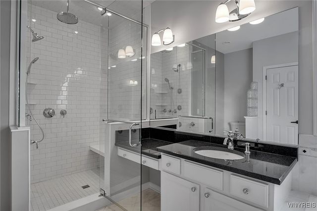 112 Haverford Lane, Amherst, NY 14221