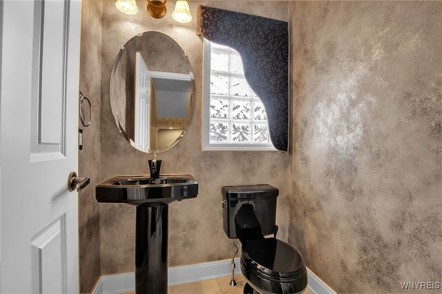 112 Haverford Lane, Amherst, NY 14221