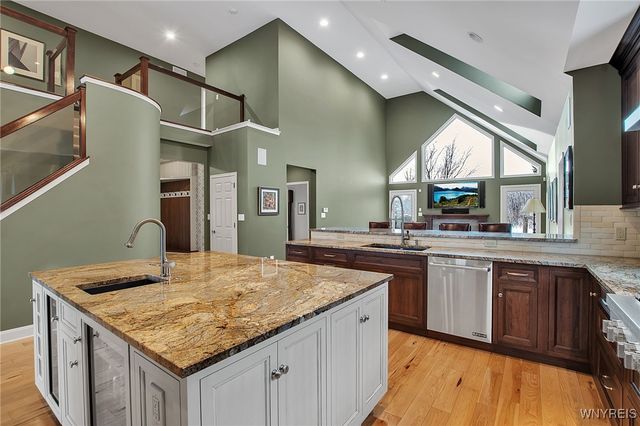 112 Haverford Lane, Amherst, NY 14221