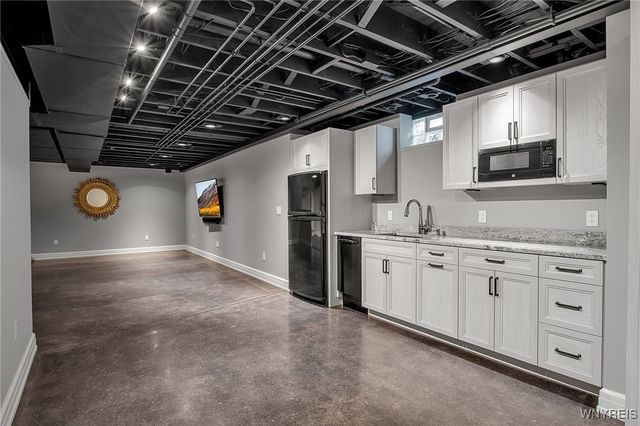 112 Haverford Lane, Amherst, NY 14221