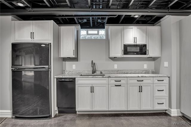 112 Haverford Lane, Amherst, NY 14221