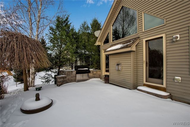 112 Haverford Lane, Amherst, NY 14221