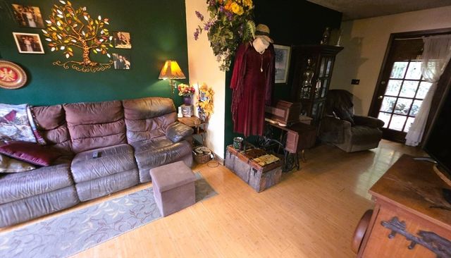 7 Hog Hollow Rd, Buckland, MA 01370