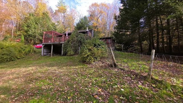 7 Hog Hollow Rd, Buckland, MA 01370