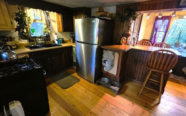 7 Hog Hollow Rd, Buckland, MA 01370