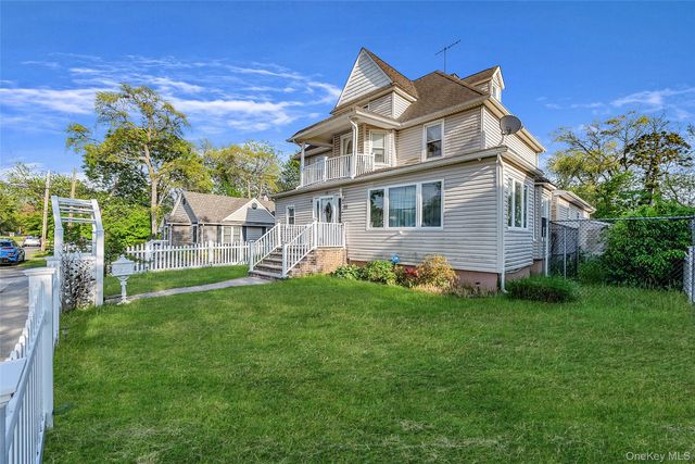 80 George Street, Babylon, NY 11702
