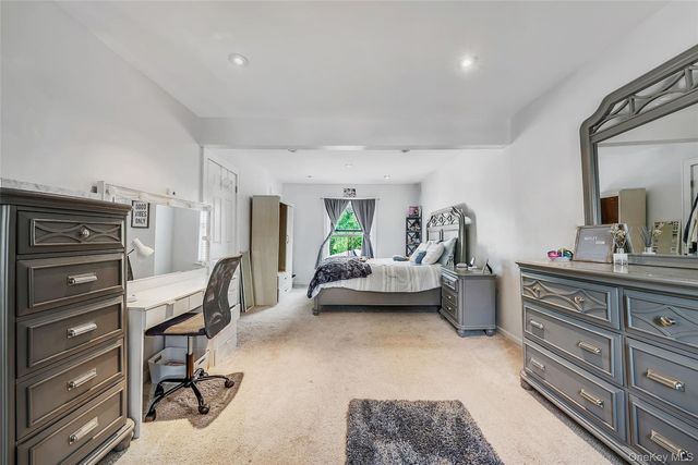 80 George Street, Babylon, NY 11702