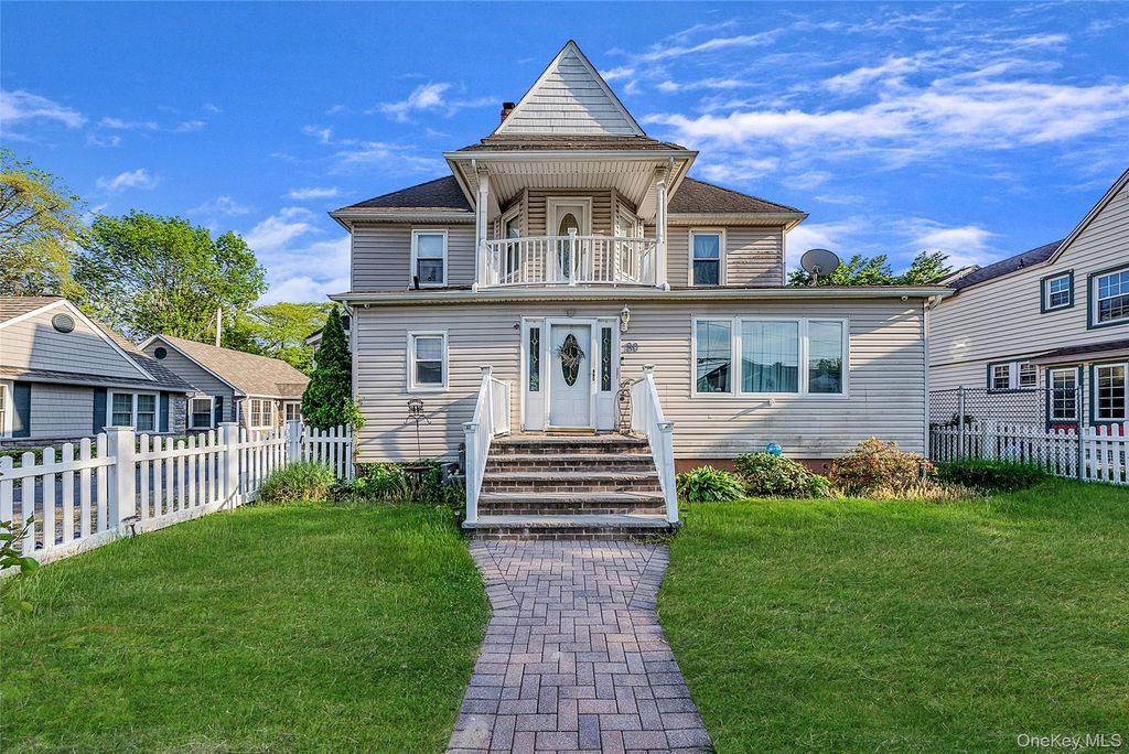 80 George Street, Babylon, NY 11702