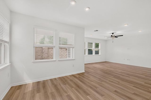 1411 Iberville DR 30, Pflugerville, TX 78660