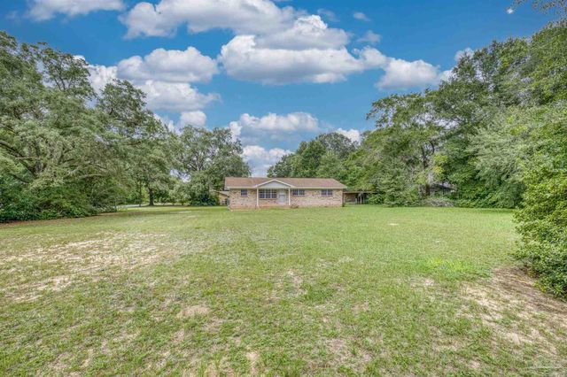 5402 Douglas St, Milton, FL 32570