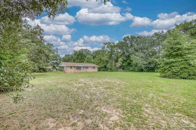 5402 Douglas St, Milton, FL 32570