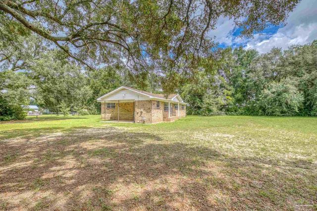 5402 Douglas St, Milton, FL 32570