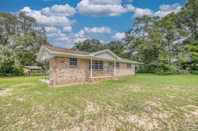 5402 Douglas St, Milton, FL 32570