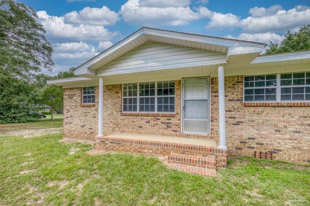 5402 Douglas St, Milton, FL 32570