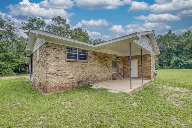 5402 Douglas St, Milton, FL 32570