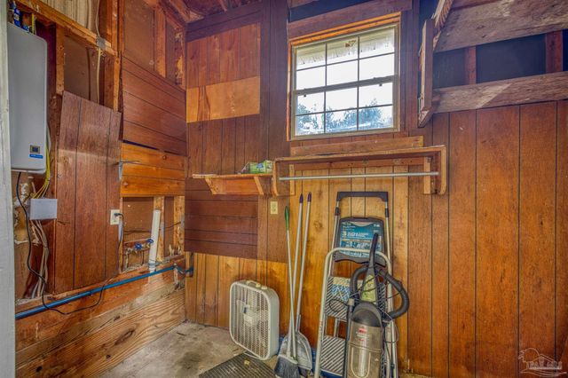 5402 Douglas St, Milton, FL 32570