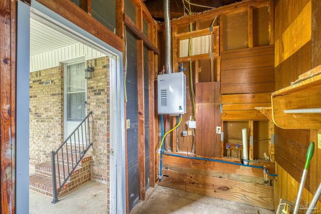 5402 Douglas St, Milton, FL 32570