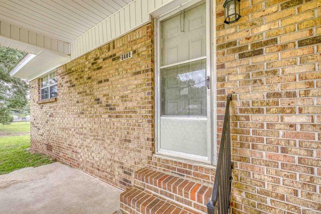 5402 Douglas St, Milton, FL 32570