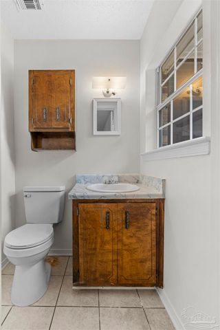 5402 Douglas St, Milton, FL 32570