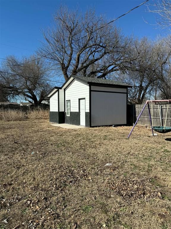 Image 10 of property listing at 209 N Tuttle Street, Oklahoma City, OK 73107