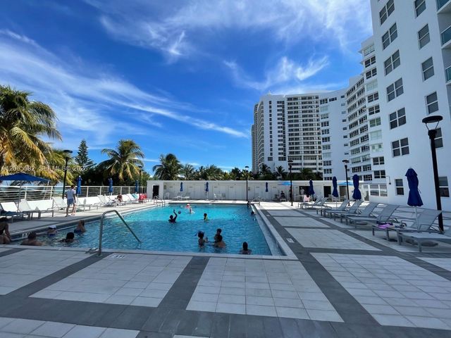 5001 Collins Ave 9E, Miami Beach, FL 33140