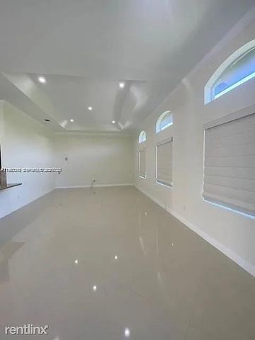 6111 Marinel Say Dr 6111, Davie, FL 33314