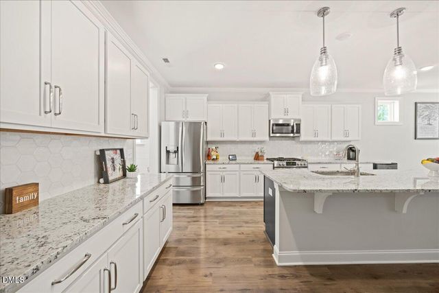 307 W Amber Oak Drive, Selma, NC 27576