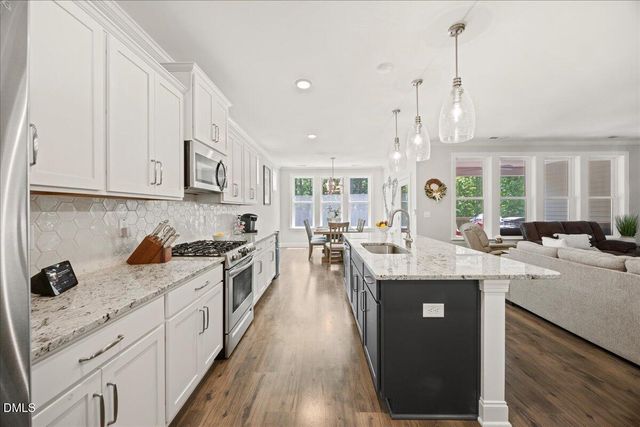 307 W Amber Oak Drive, Selma, NC 27576