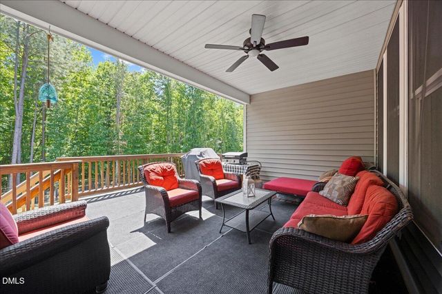 307 W Amber Oak Drive, Selma, NC 27576