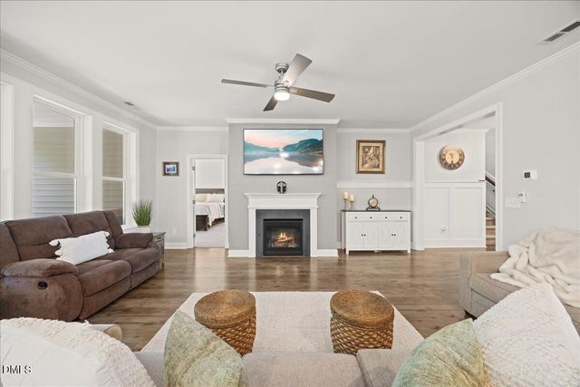 307 W Amber Oak Drive, Selma, NC 27576