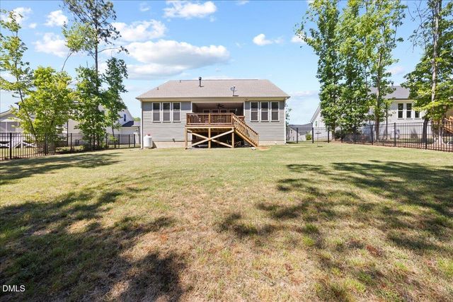 307 W Amber Oak Drive, Selma, NC 27576