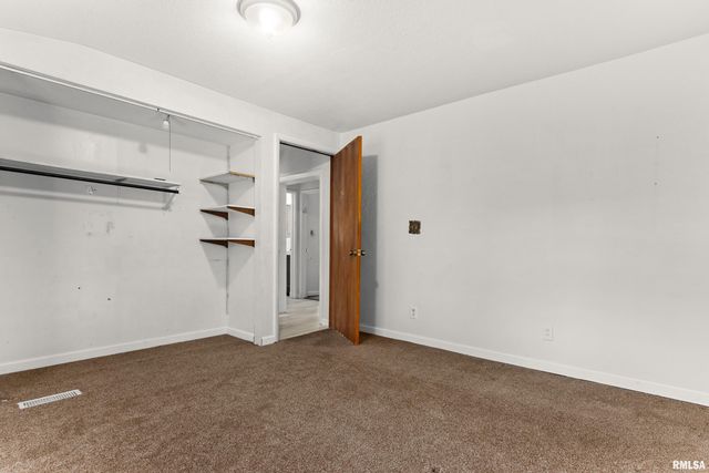 1328 N BROADWAY Street, Peoria, IL 61606