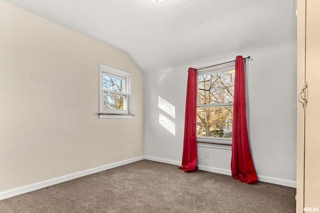 1328 N BROADWAY Street, Peoria, IL 61606