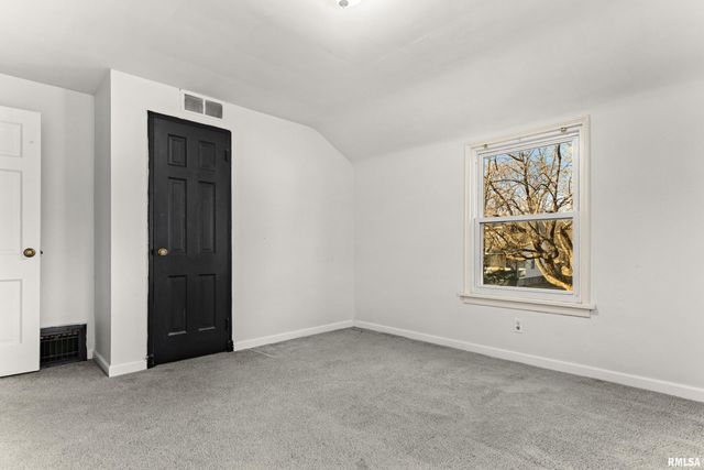 1328 N BROADWAY Street, Peoria, IL 61606