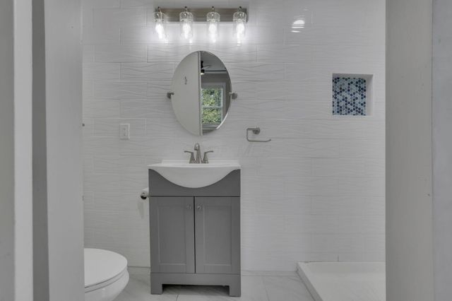 1745 Sullivant Avenue, Columbus, OH 43223