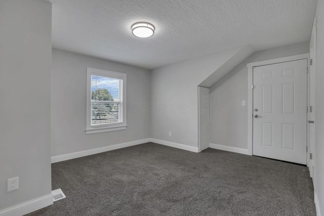 1745 Sullivant Avenue, Columbus, OH 43223