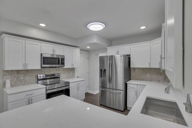 1745 Sullivant Avenue, Columbus, OH 43223