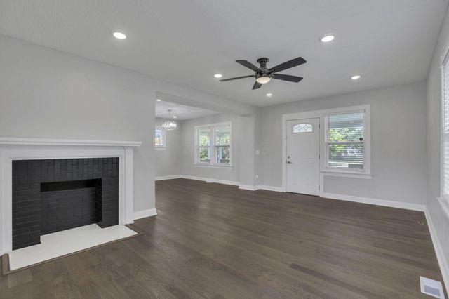 1745 Sullivant Avenue, Columbus, OH 43223