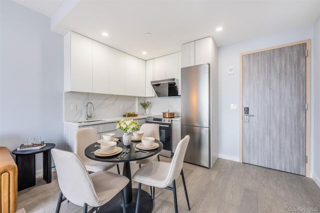 134-11 Franklin Avenue 8A, Flushing, NY 11355