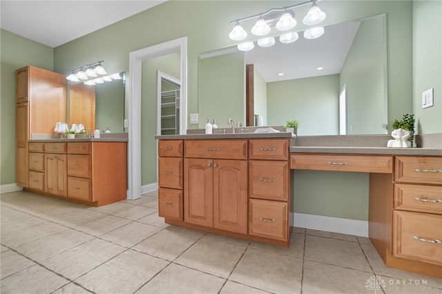 454 Skyland Drive, Beavercreek Twp, OH 45305