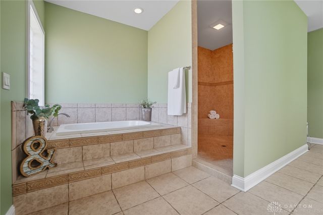 454 Skyland Drive, Beavercreek Twp, OH 45305