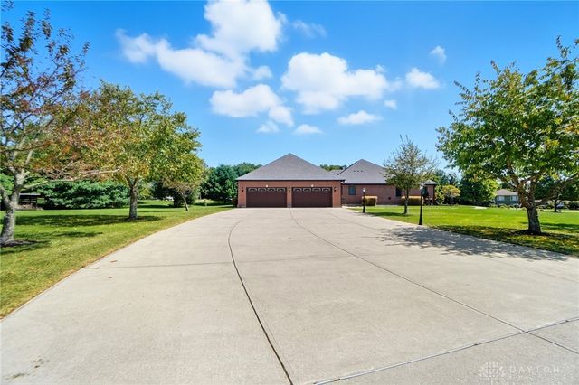 454 Skyland Drive, Beavercreek Twp, OH 45305