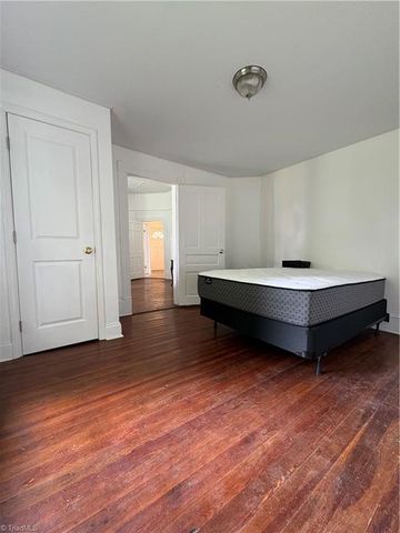 907 N Church Street, Greensboro, NC 27401